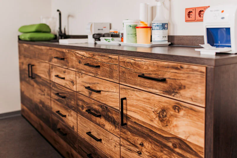 Physio Praxis Innenräume neu gestaltet, Schrank Detail