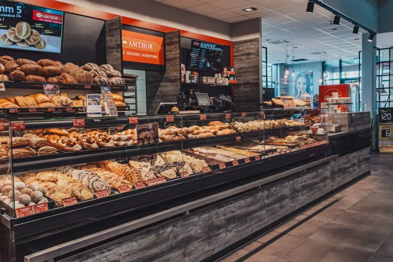 Bäckerei Amthor, Theke mit Rückbuffet im Eingang